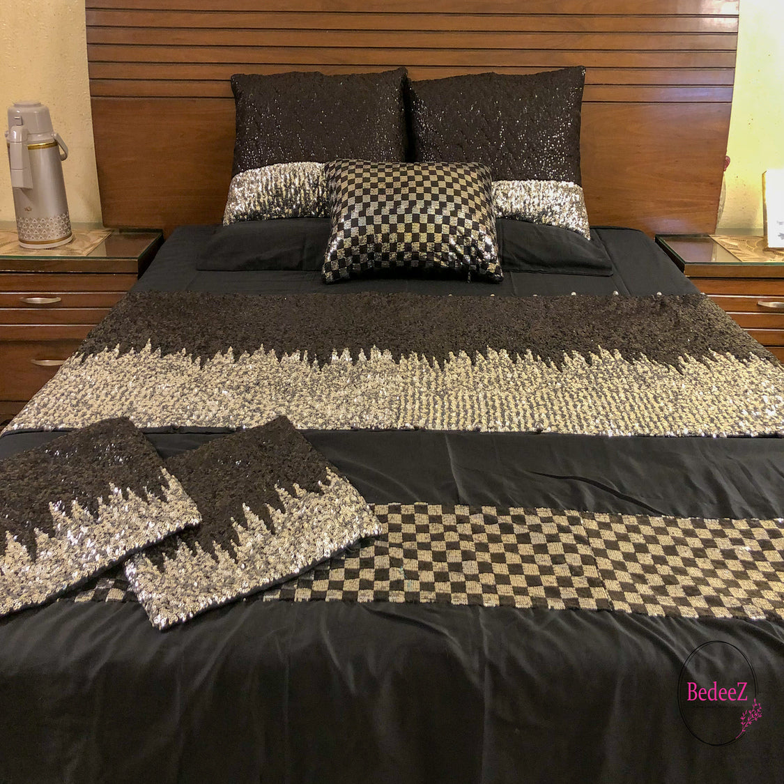 Black & Silver Glam Embroidered Bed Set1.0