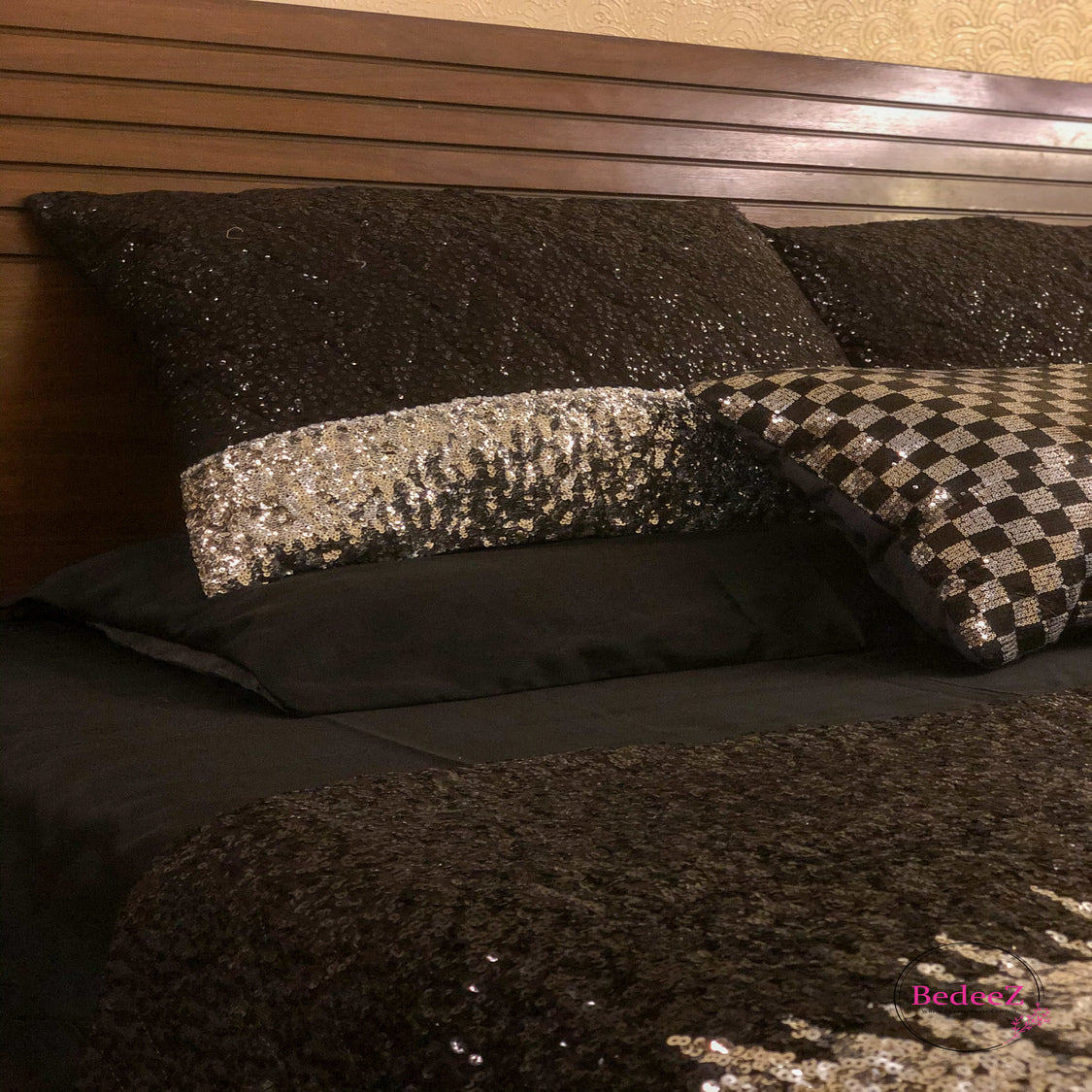 Black & Silver Glam Embroidered Bed Set6.0