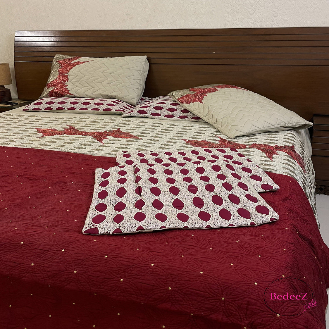 Crimson Delight Embroidered Bed Set4.0