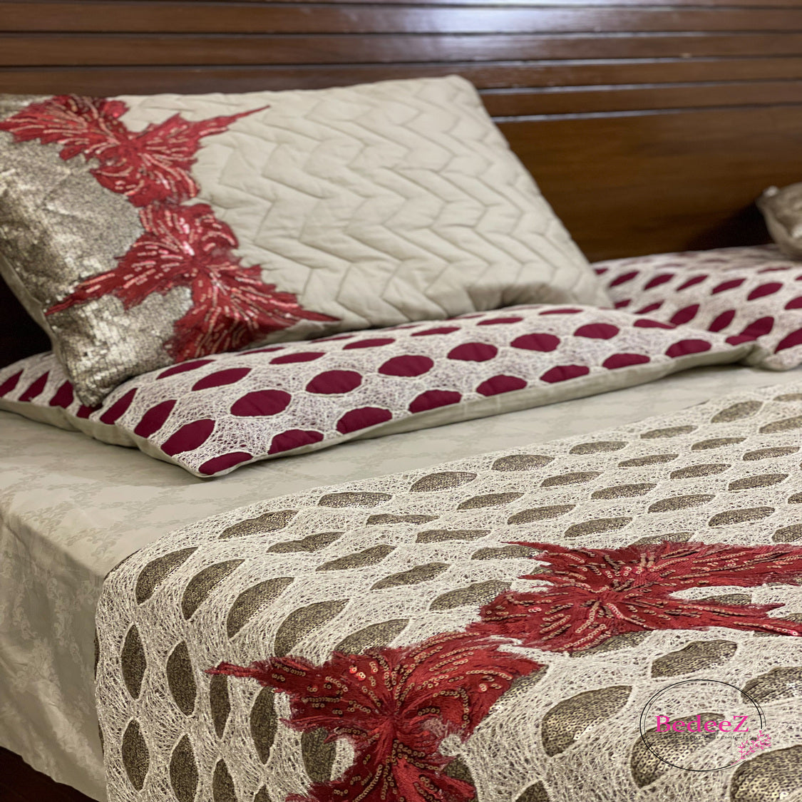 Crimson Delight Embroidered Bed Set7.0