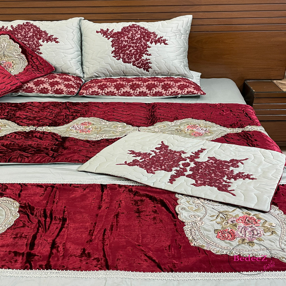 Crimson Velvet Floral Bed Set4.0