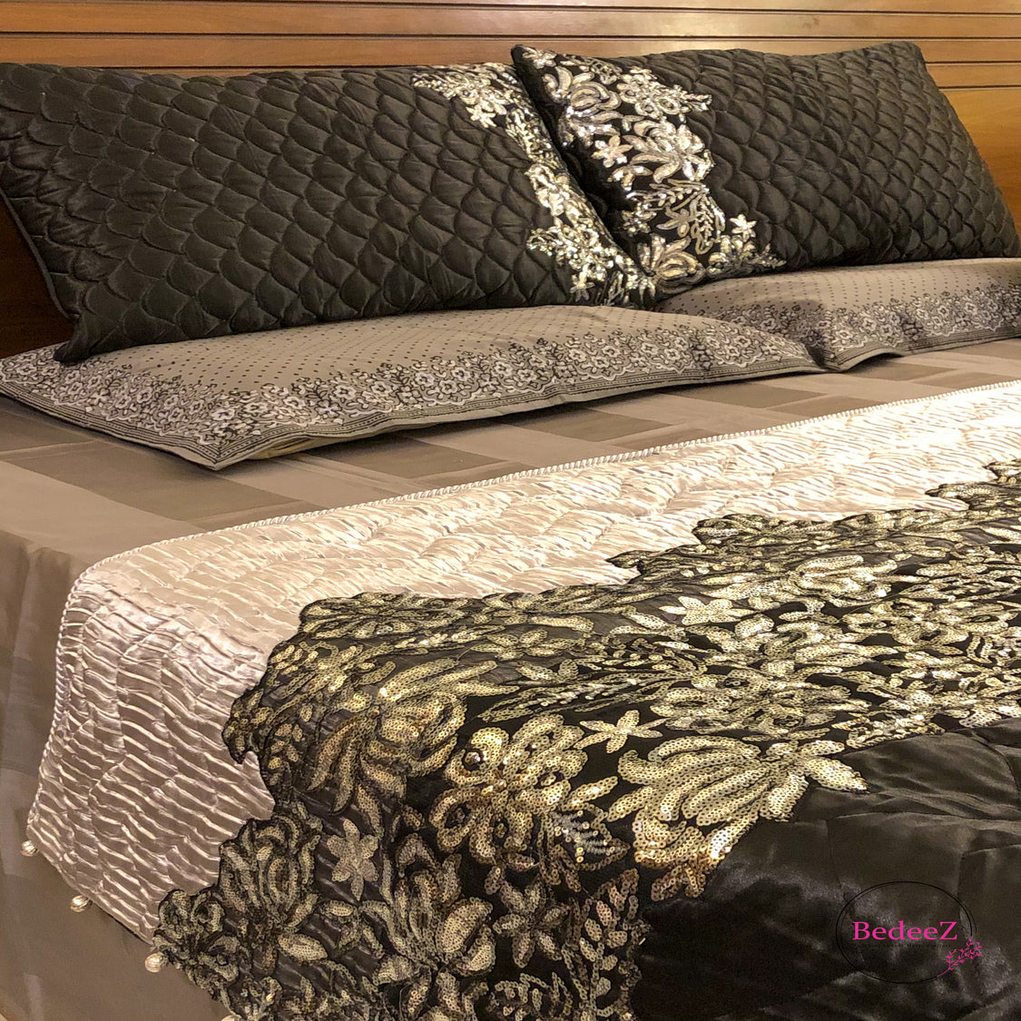 Ebony Elegance Embroidered Bed Set2.0