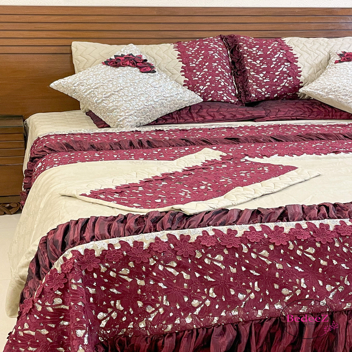 Elegant Maroon Floral Bed Set4.0