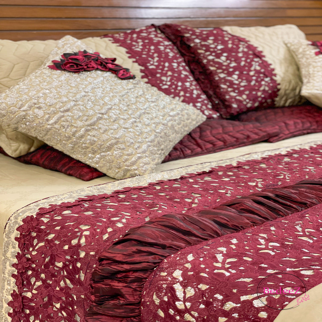 Elegant Maroon Floral Bed Set7.0