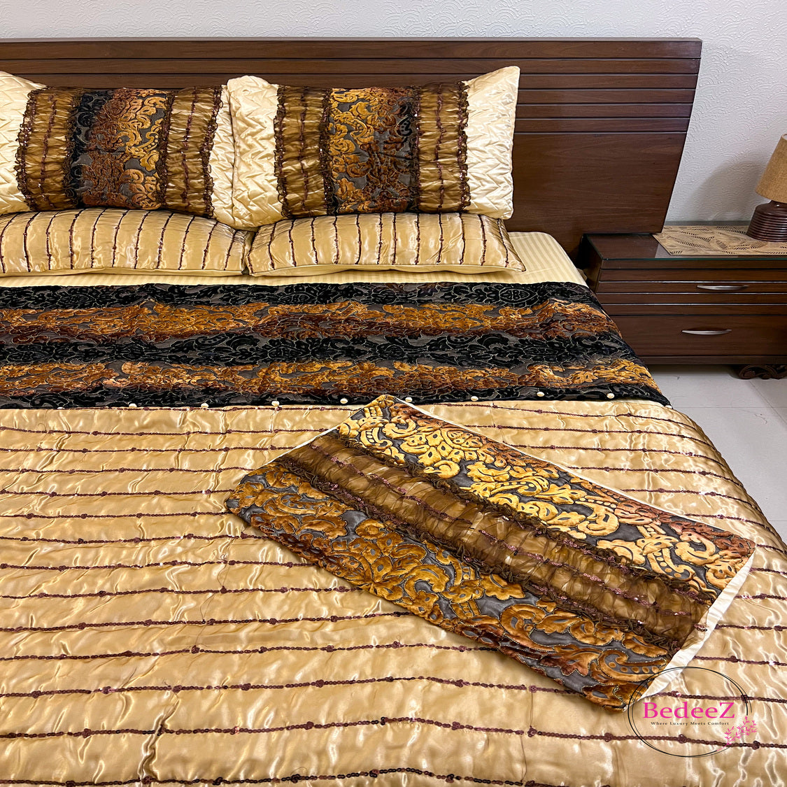 Golden Aura Bed Set4.0