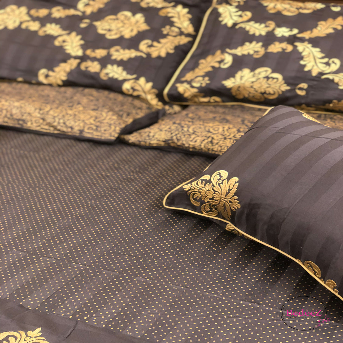 Golden Baroque Block-Print Bed Set4.0