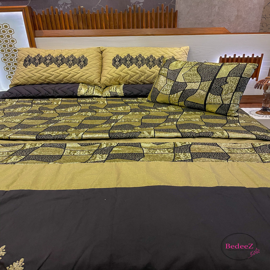 Golden & Black Bed Set5.0