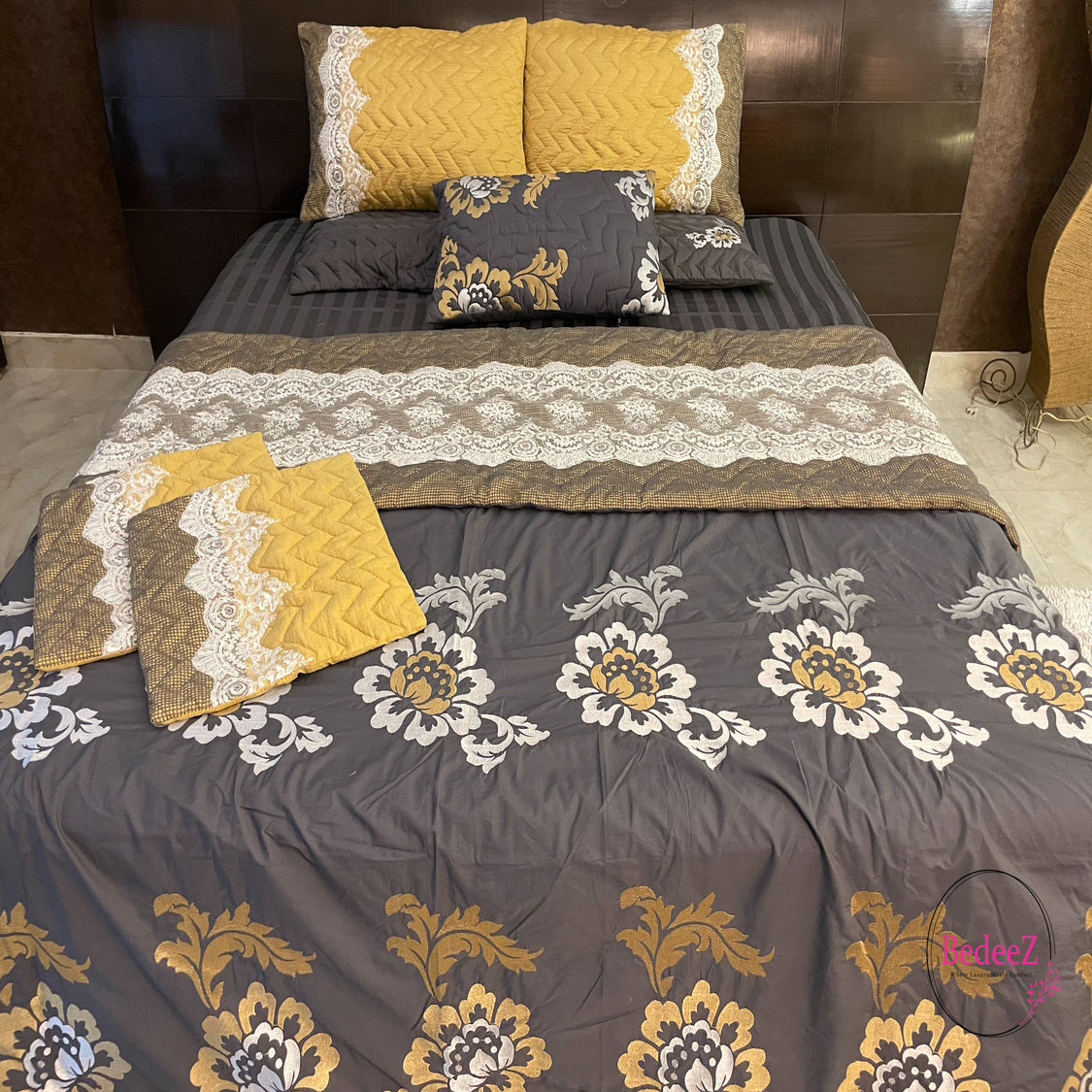 Golden Bloom Embroidered Bed Set1.0