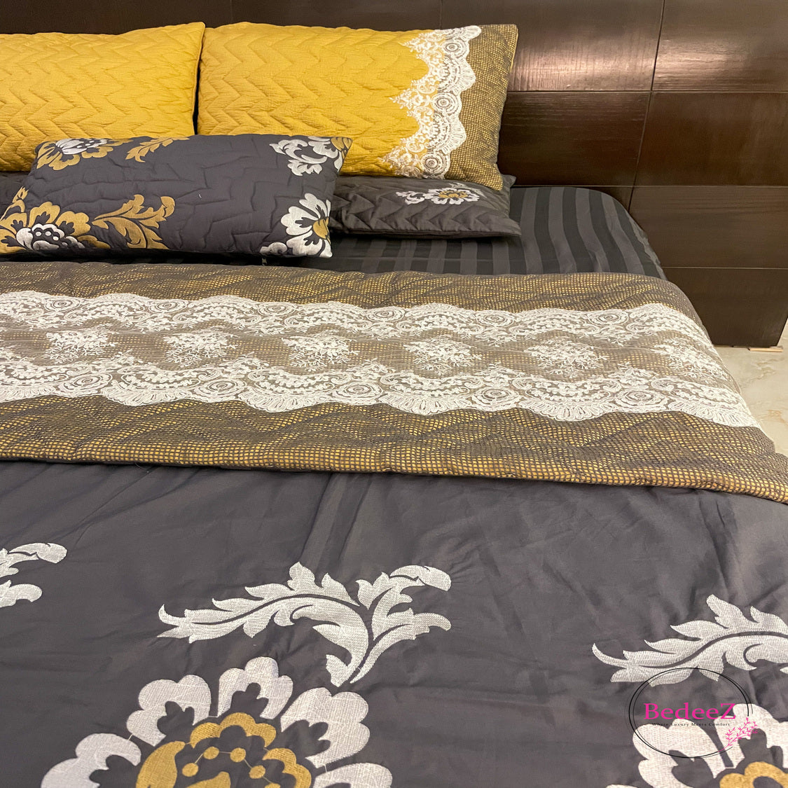 Golden Bloom Embroidered Bed Set3.0