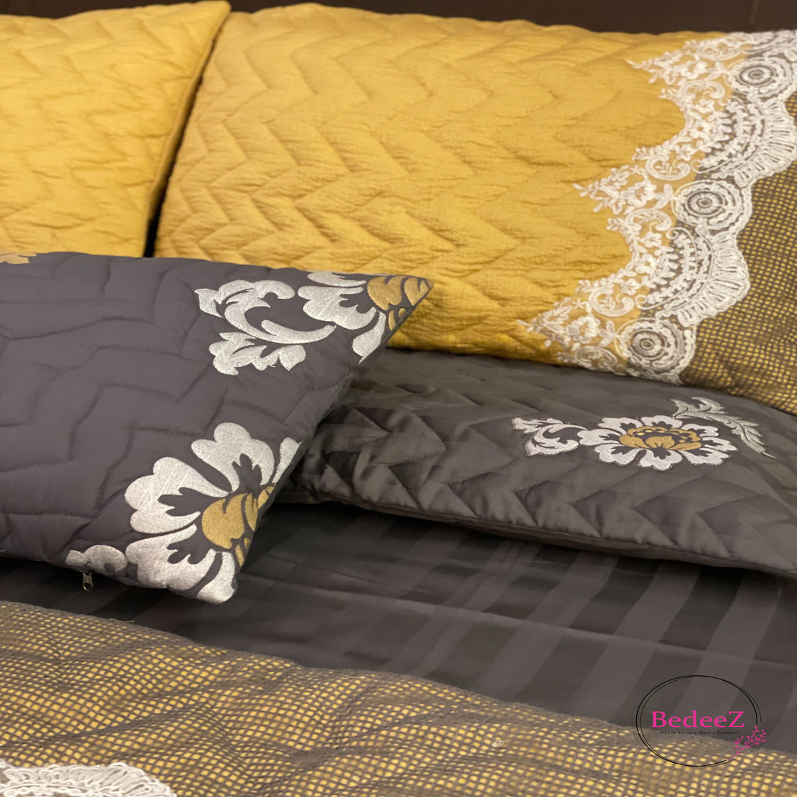 Golden Bloom Embroidered Bed Set4.0