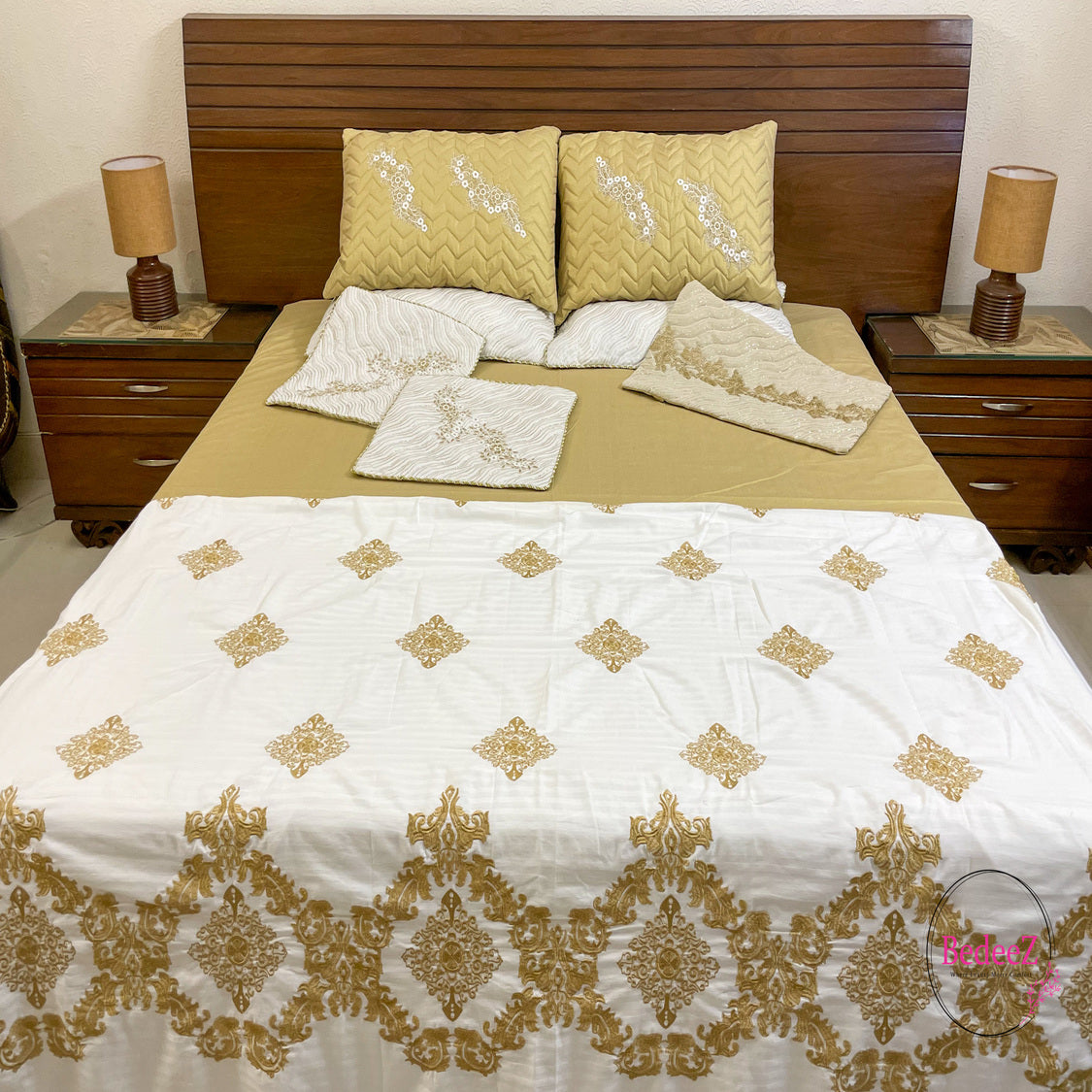 Golden Embroidered Bed Set1.0