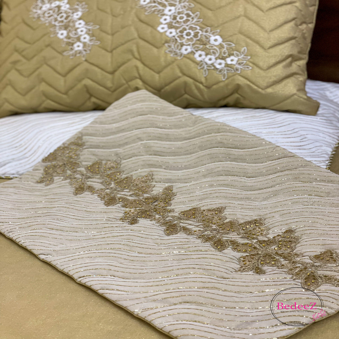 Golden Embroidered Bed Set4.0