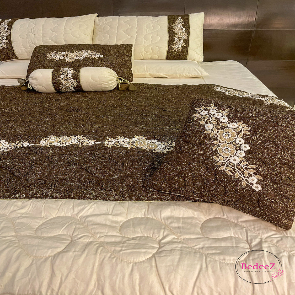 Ivory Chocolate Embroidered Bed Set3.0