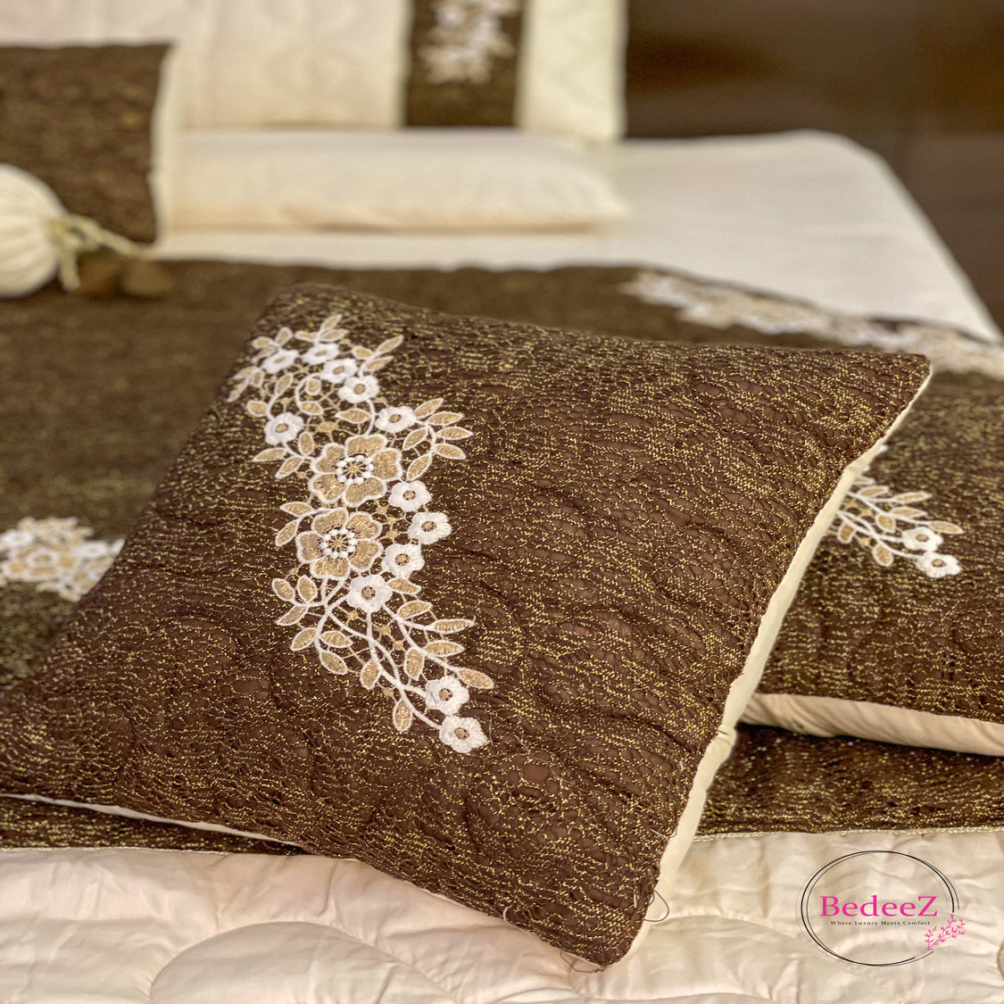 Ivory Chocolate Embroidered Bed Set4.0