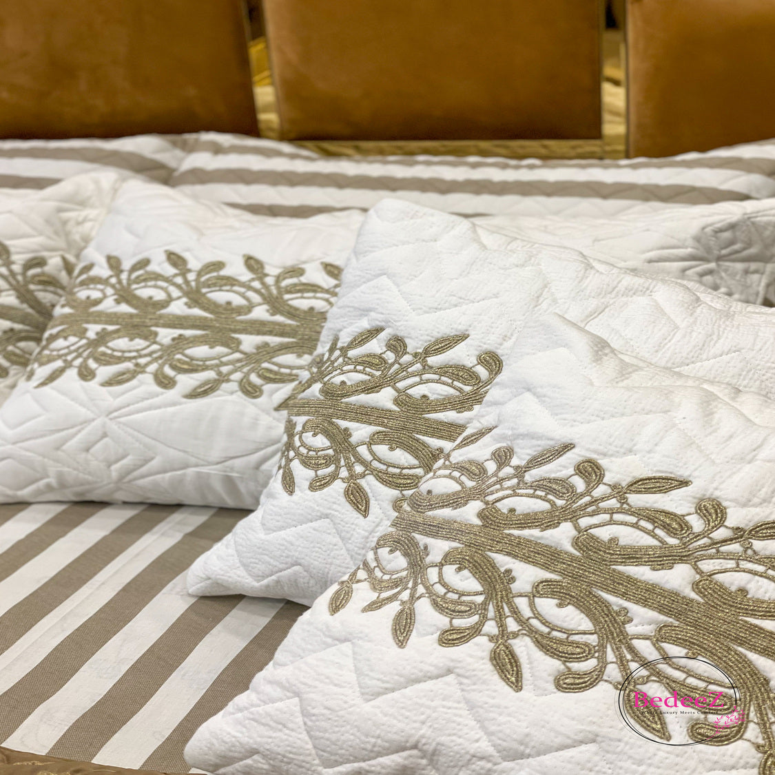 Ivory Regal Embroidery Bed Set8.0