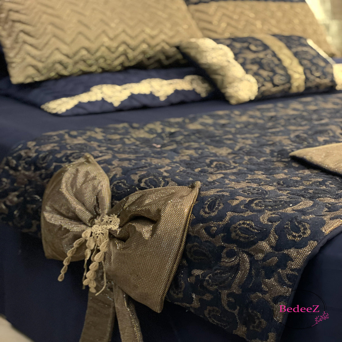 Midnight Blue Lace Embroidered Bed Set5.0