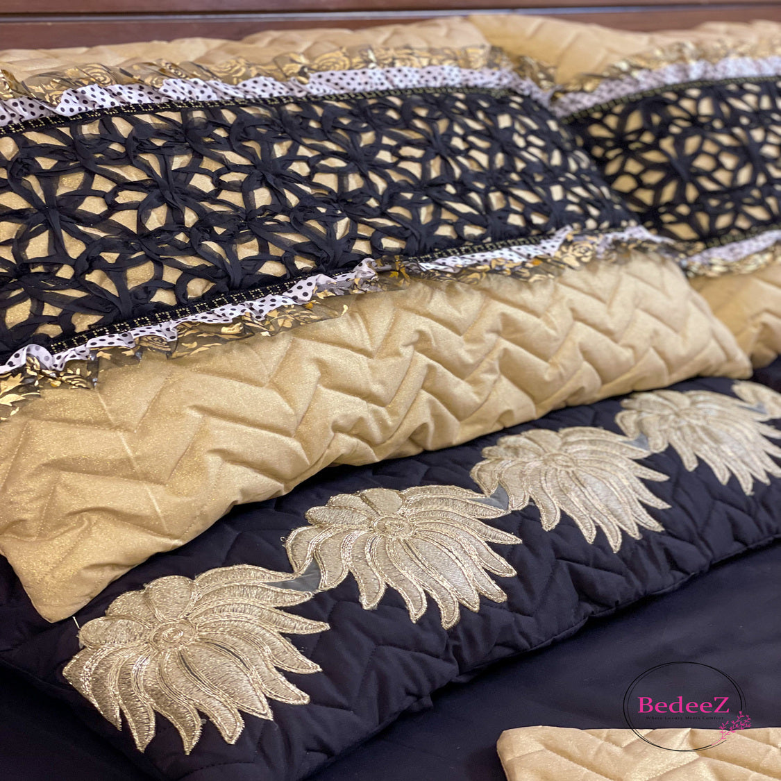 Midnight Floral Embroidered Bed Set6.0