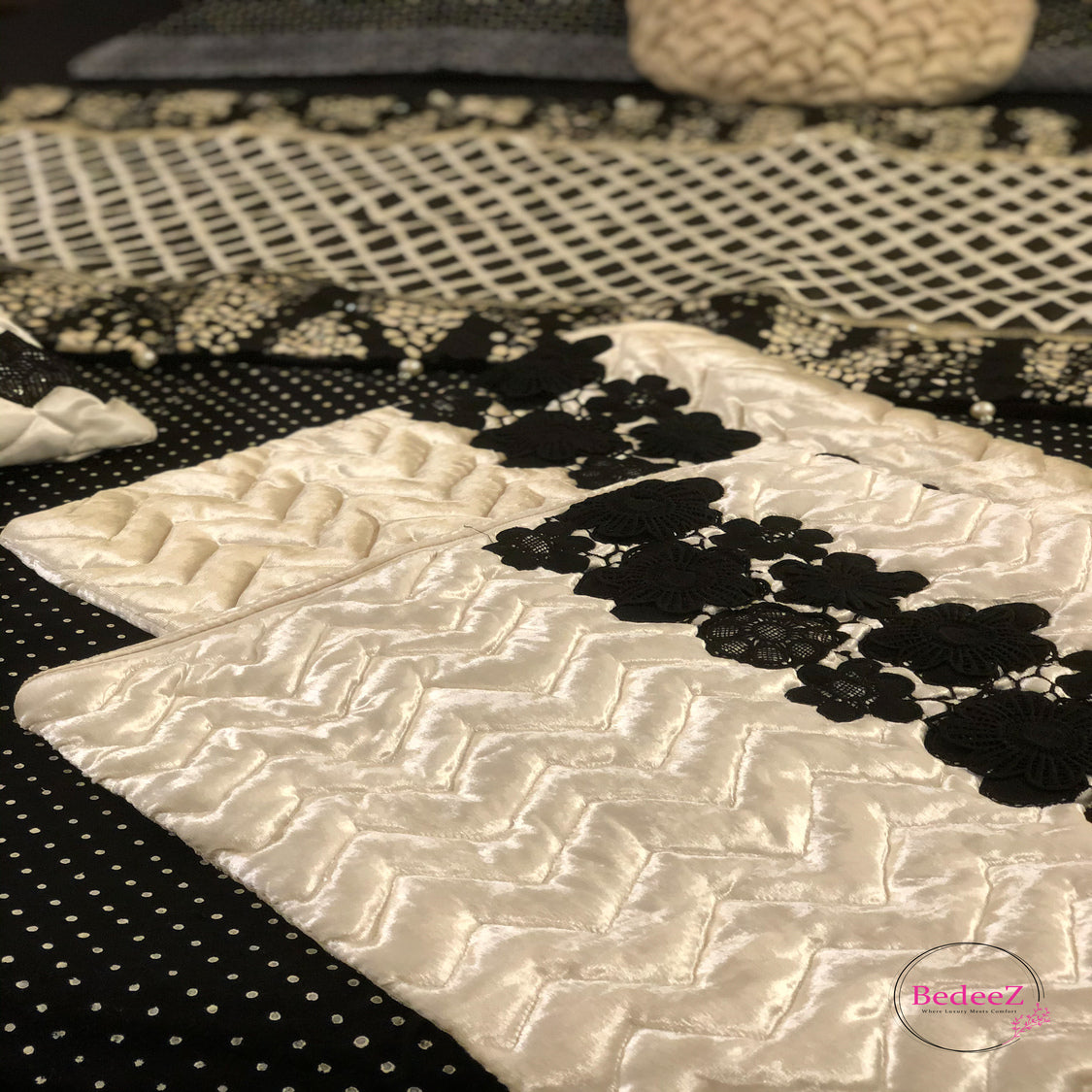 Monochrome Delight Embroidered Bed Set5.0