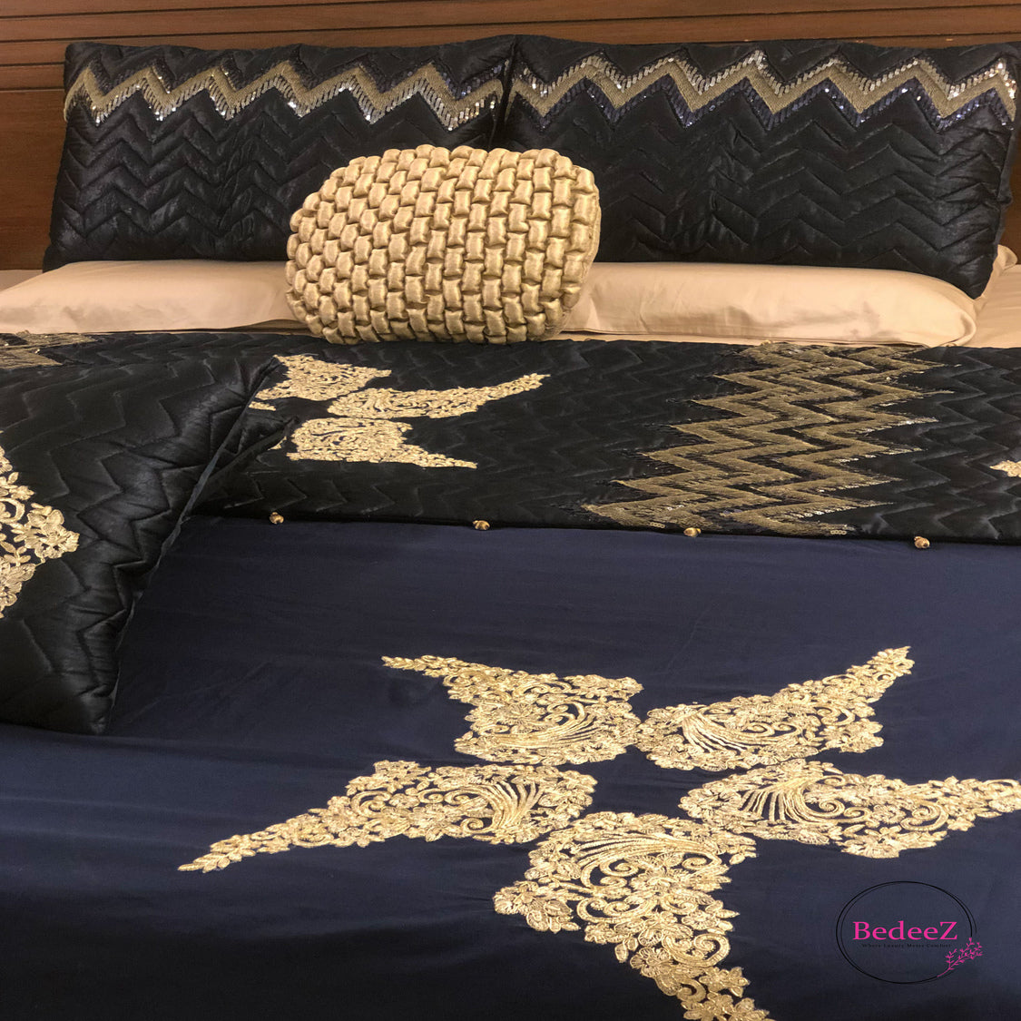 Navy Regal Embroidered Bed Set2.0