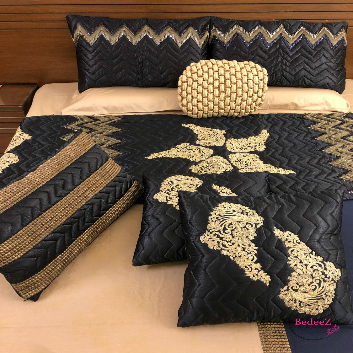 Navy Regal Embroidered Bed Set3.0