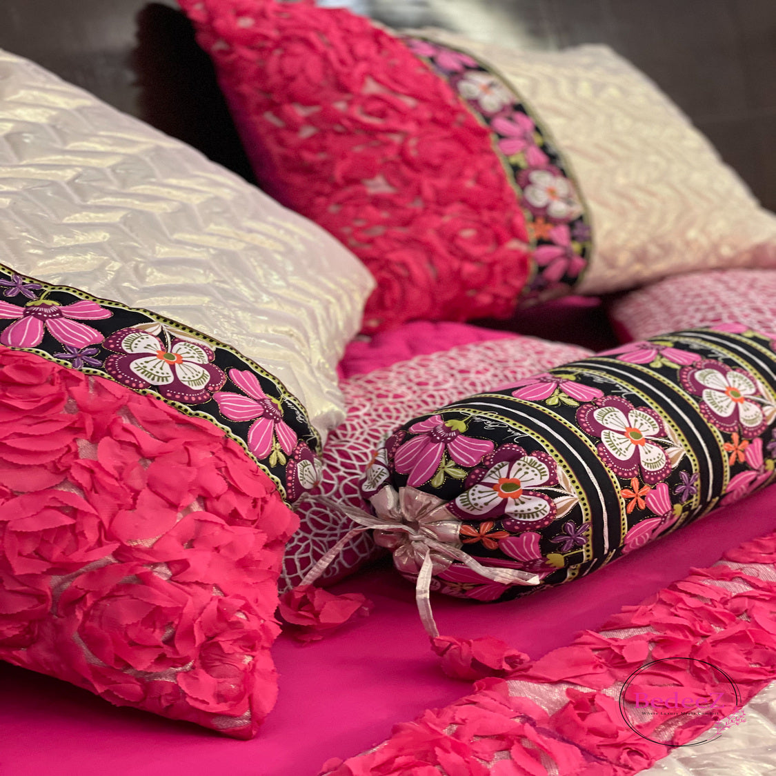 Pink Blossom Embroidered Bed Set5.0