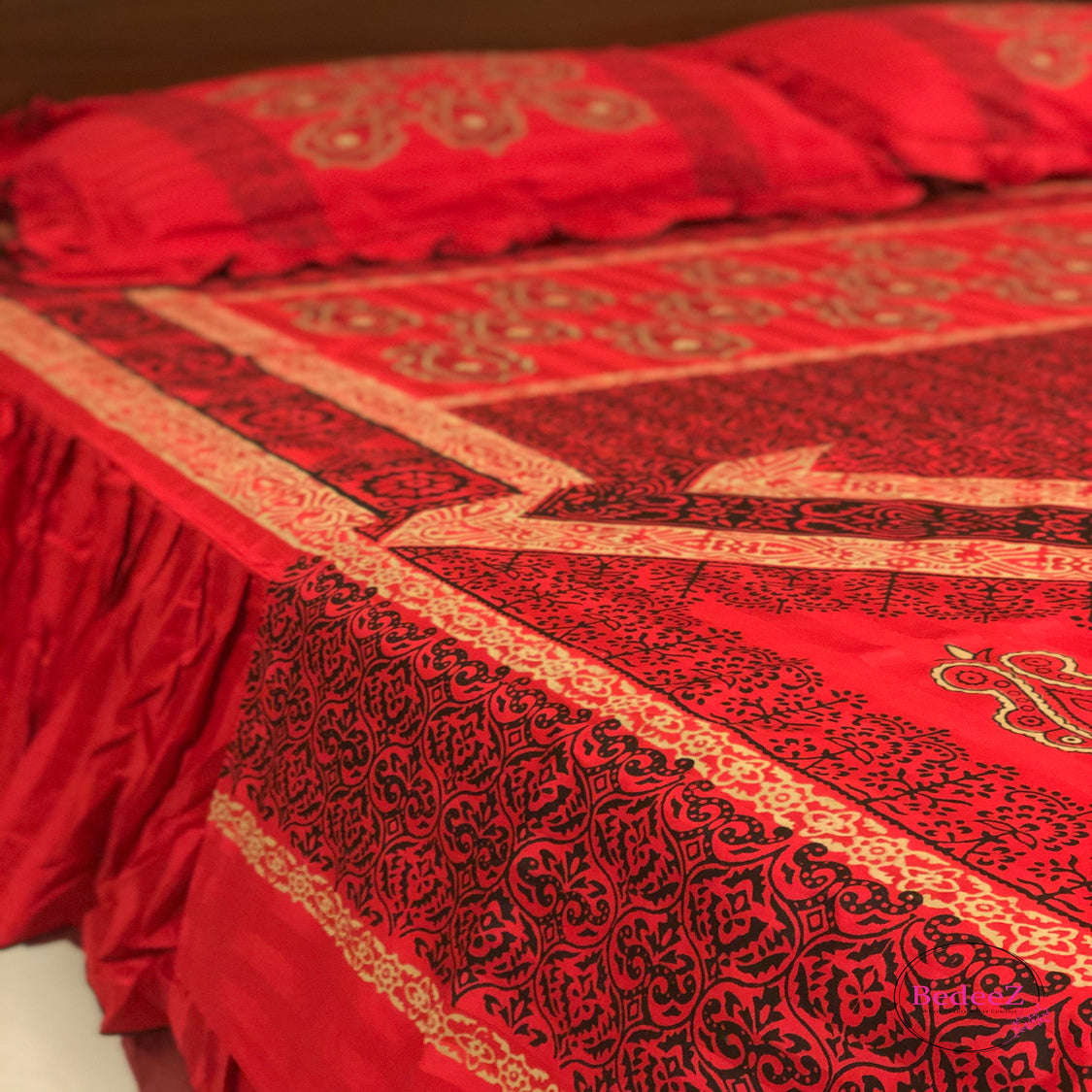 Regal Red Paisley Bedsheet Set3.0