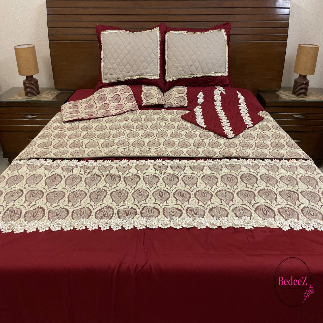 Ruby Paisley Embroidered Bed Set1.0