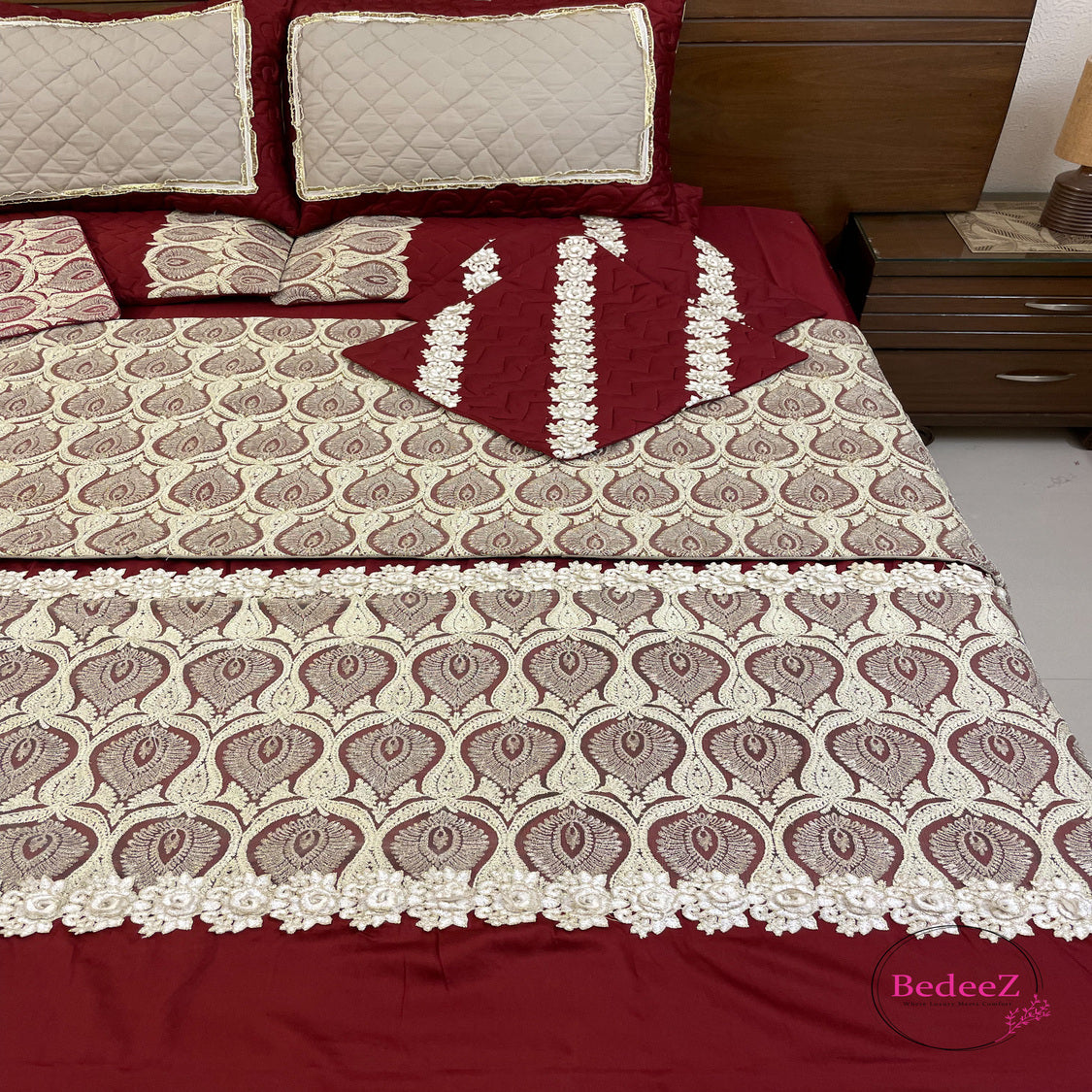 Ruby Paisley Embroidered Bed Set4.0