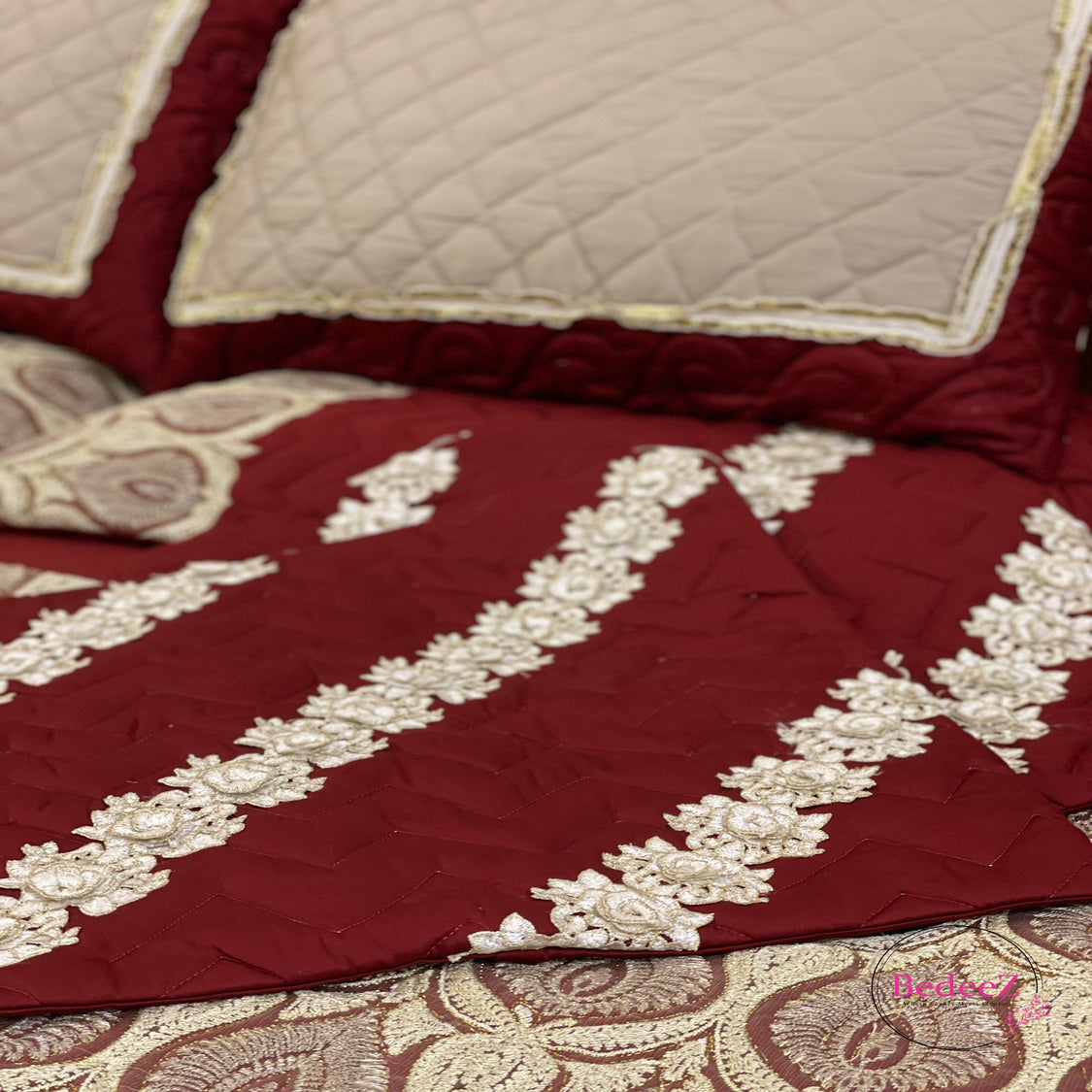 Ruby Paisley Embroidered Bed Set7.0