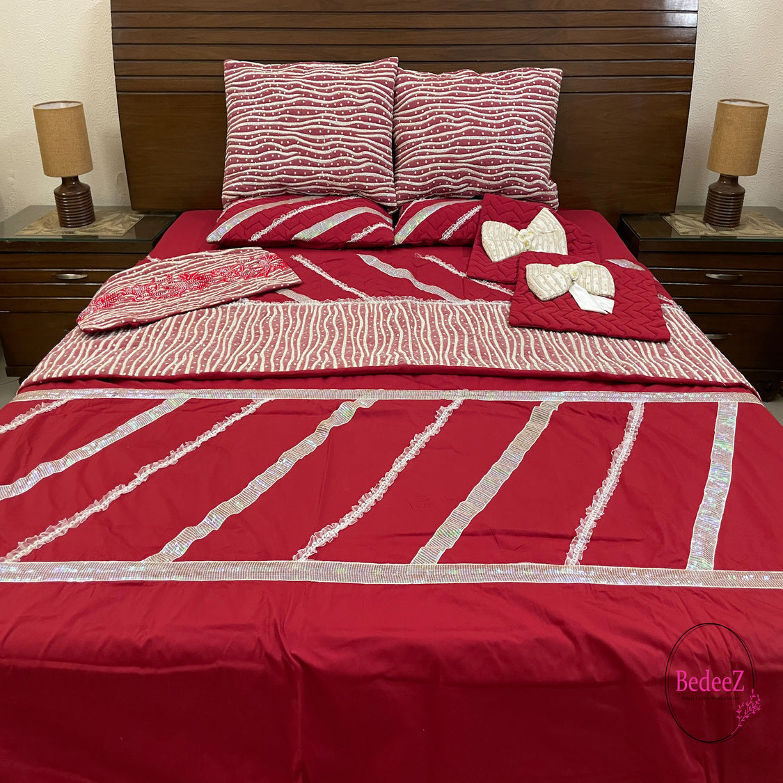 Scarlet Stripes Embellished Bed Set1.0