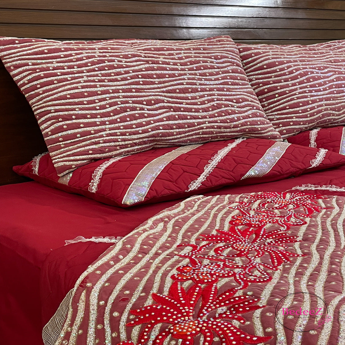 Scarlet Stripes Embellished Bed Set2.0