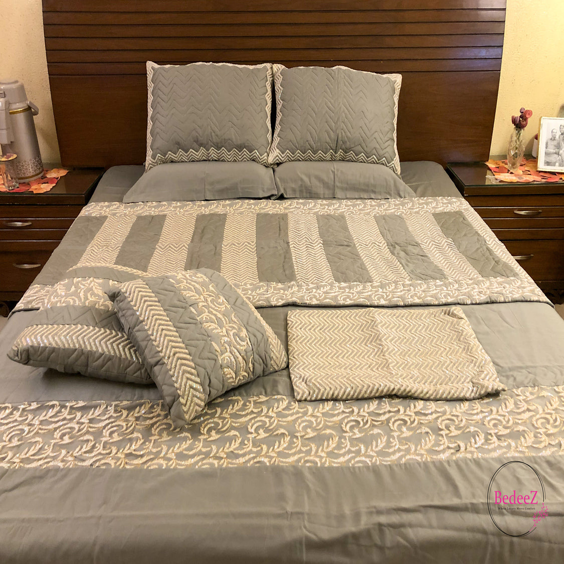 Silver Stripes Embroidered Bed Set1.0