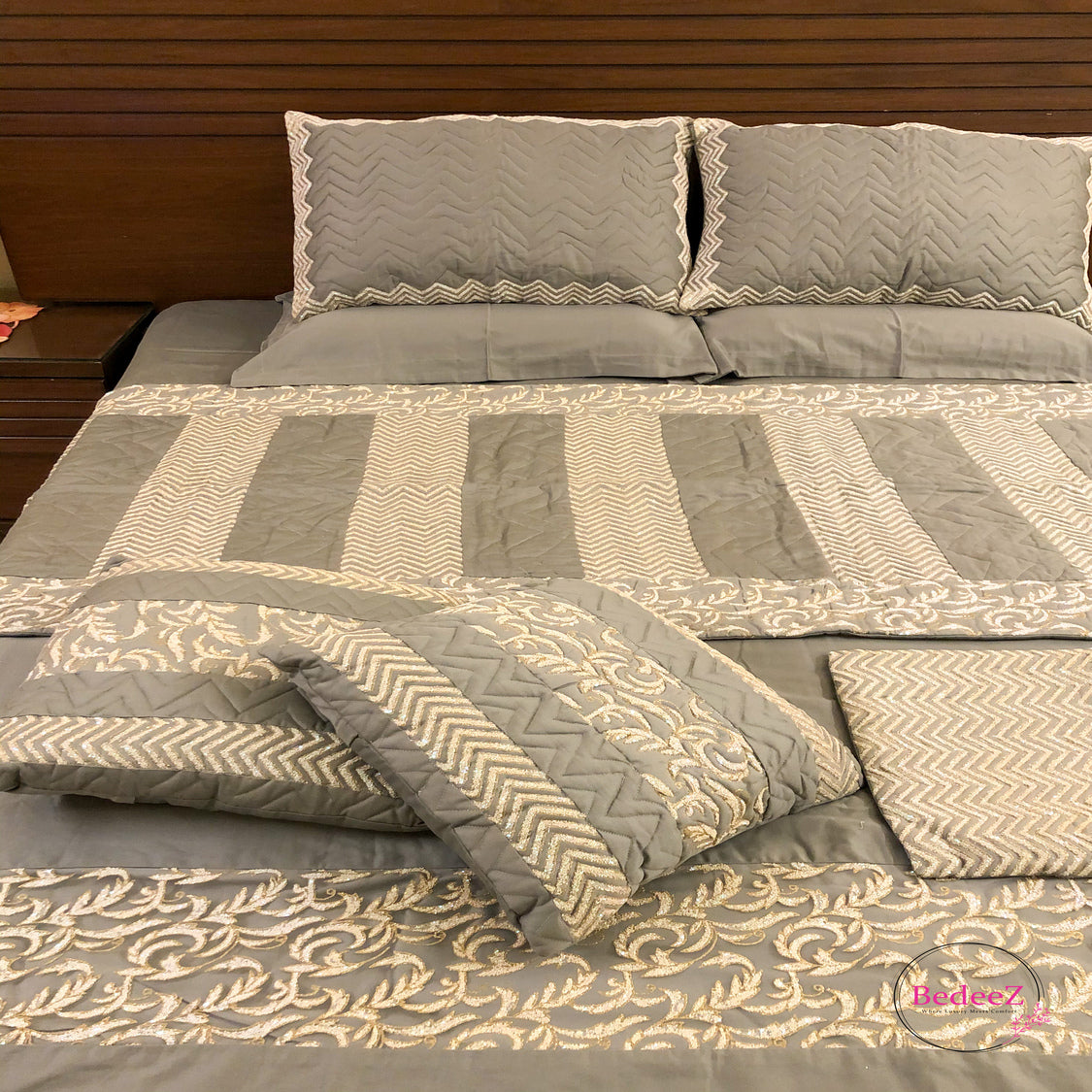 Silver Stripes Embroidered Bed Set3.0