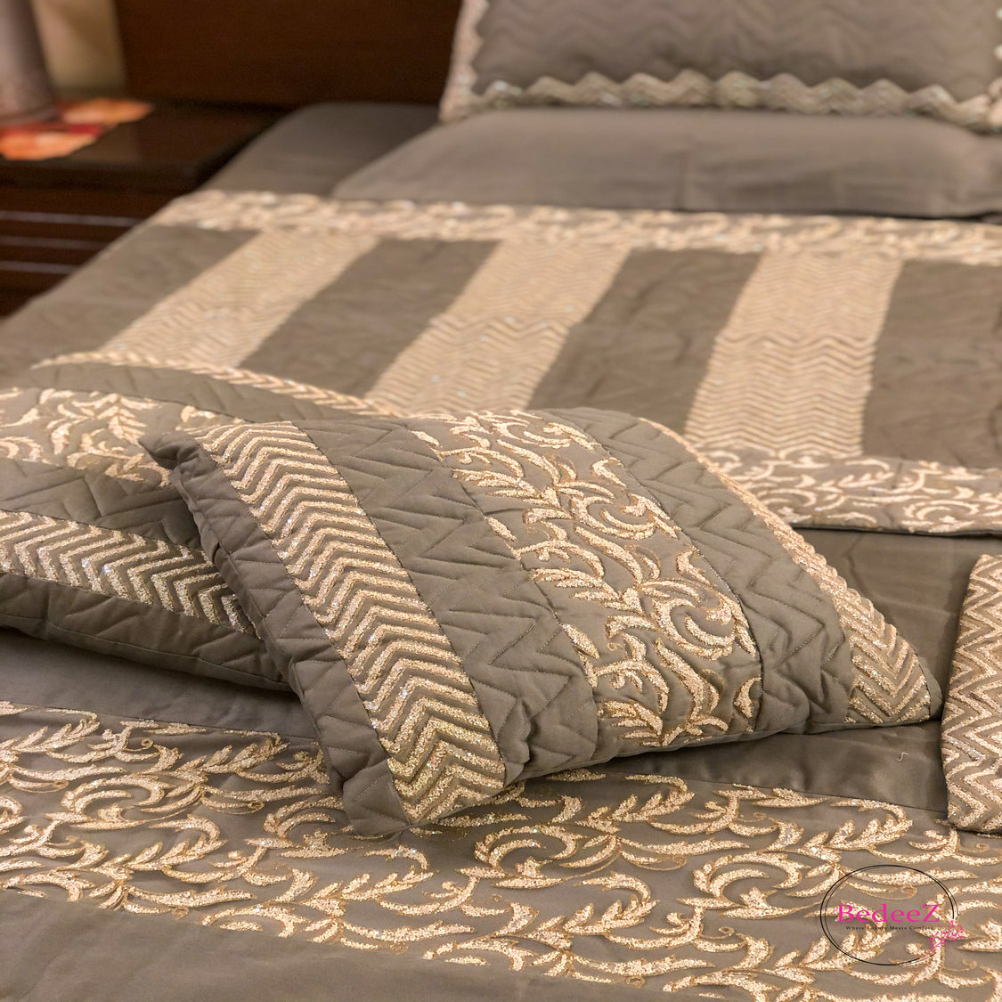 Silver Stripes Embroidered Bed Set4.0